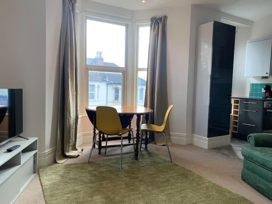 Central 2 Bed Flat. Free Parking Bristol Eksteriør billede